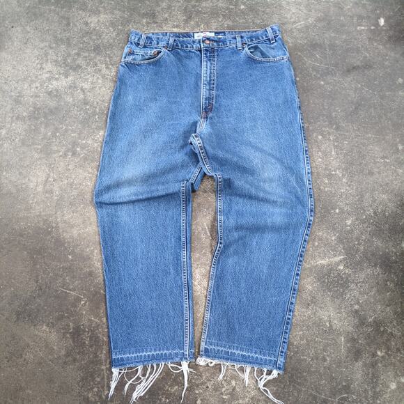 Vintage Levi's Baggy Crop Jeans Mens 40 Blue Raw Hem Loose Relaxed 90s - Picture 1 of 9